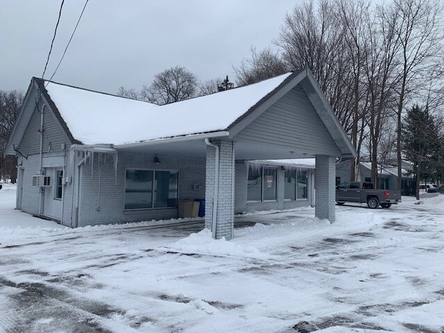 More Photos Of 8337 Mentor Ave, Mentor General Retail For Sale