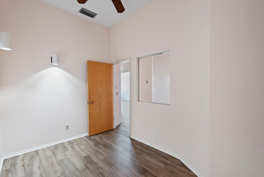 More Photos Of 900 SE Ocean Blvd, Stuart Medical For Lease