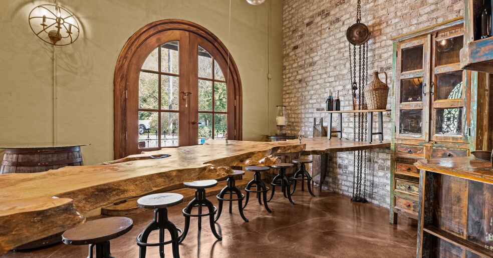 More Photos Of 117-121 N Church St, Smithfield General Retail For Sale