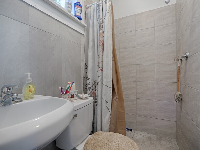 More Photos Of 422 E Citrus Ave, Eustis Multifamily For Sale