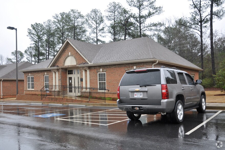 More Photos Of 155 Bankers Blvd, Monroe Business Park For Sale