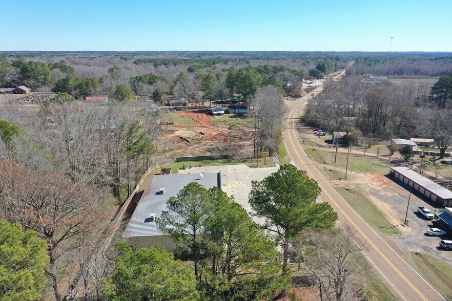 More Photos Of 3073 Highway 16 E, Carthage Convenience Store For Sale