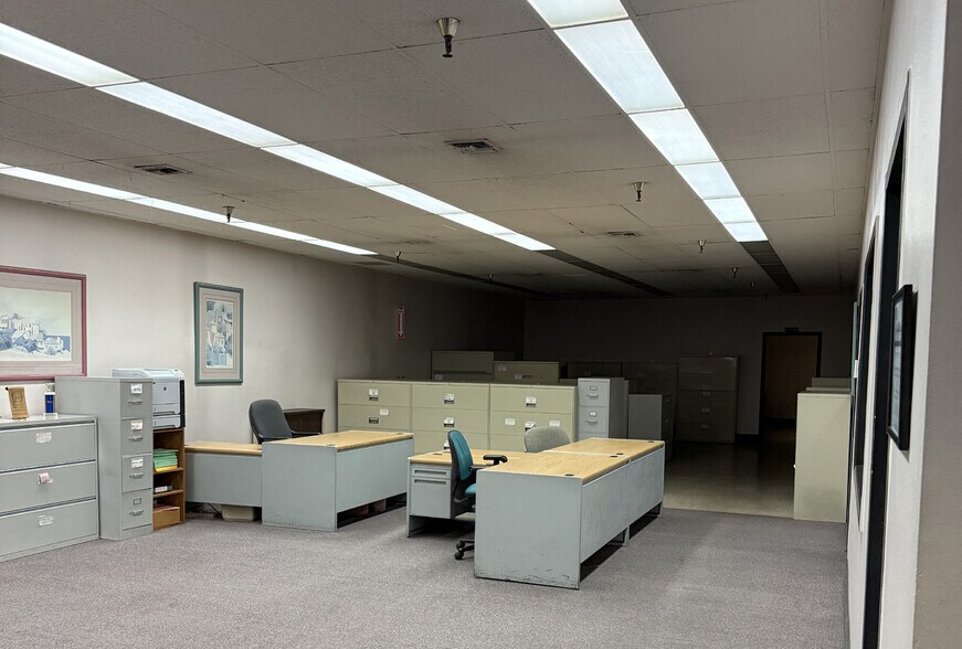 More Photos Of 1301-1345 E Lexington Ave, Pomona Warehouse For Sale