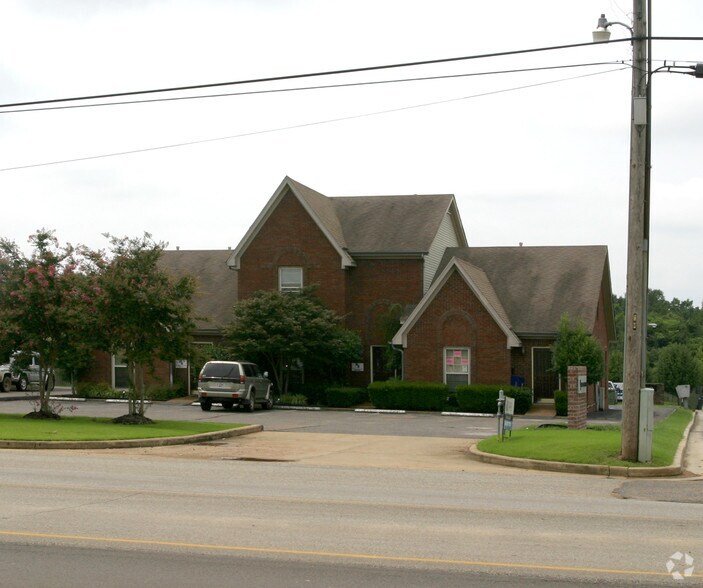 More Photos Of 123 Stateline Rd E, Southaven Office For Sale