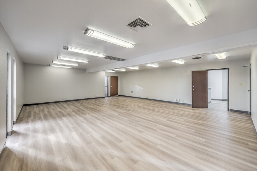 More Photos Of 3320-3340 W Wynn Rd, Las Vegas Office Residential For Lease