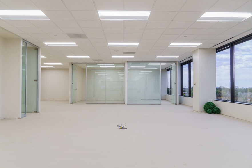 More Photos Of 4851 Lyndon B Johnson Fwy, Dallas Office For Lease