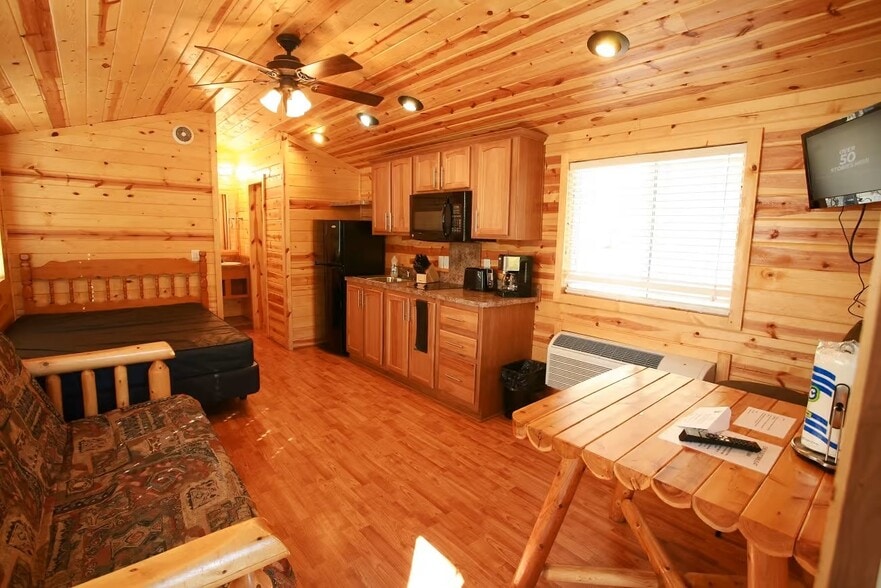 More Photos Of 246 Totem Pole Rd, Northfork Hospitality For Sale