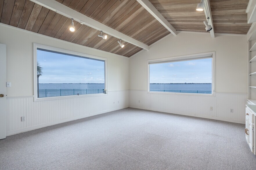 More Photos Of 1331 S Harbor City Blvd, Melbourne Office Residential For Sale