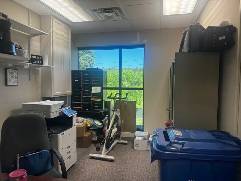 More Photos Of 645 Tallulah Trl, Warner Robins Office For Lease