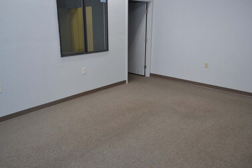 More Photos Of 6717-6719 E 2nd St, Prescott Valley General Retail For Lease