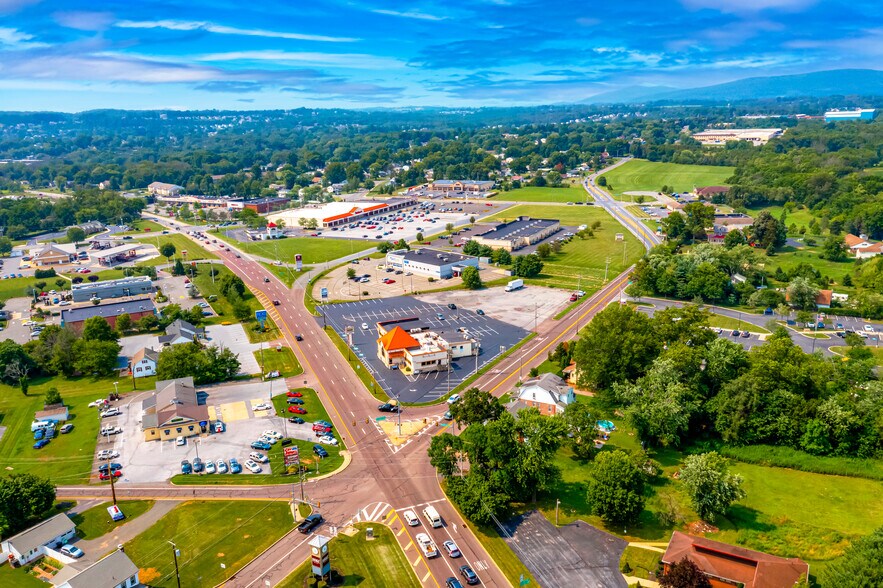 More Photos Of 180 Old Swede Hwy, Douglassville Freestanding For Lease