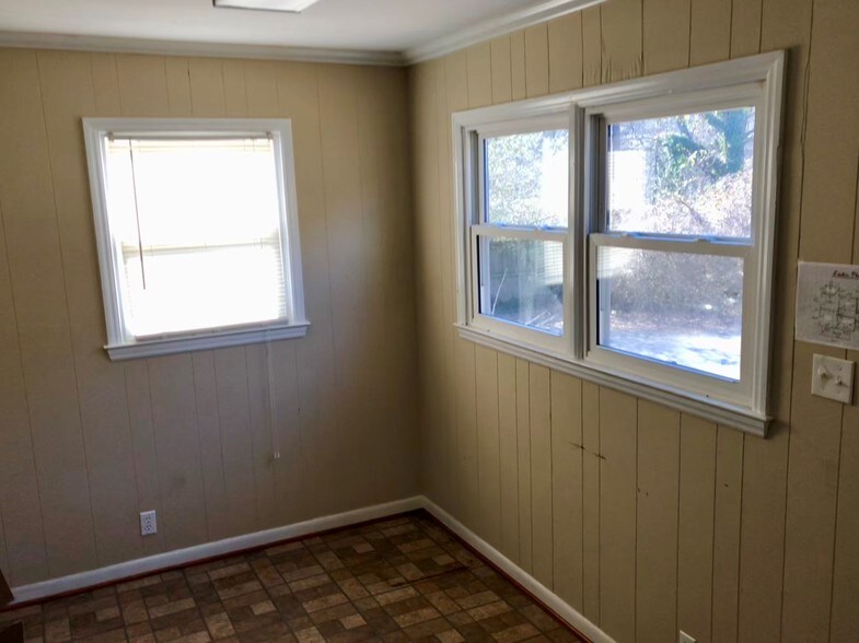 More Photos Of 1090 Boiling Springs Rd, Spartanburg Office For Sale