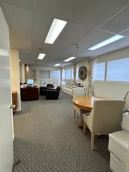 More Photos Of 335 Spreckels Dr, Aptos Office For Lease