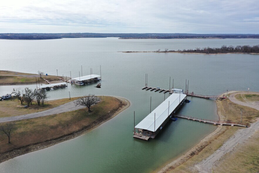 More Photos Of 13947 Reel Ln, Madill Marina For Sale