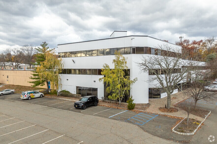 More Photos Of 560 Rt 303, Orangeburg Light Manufacturing For Lease