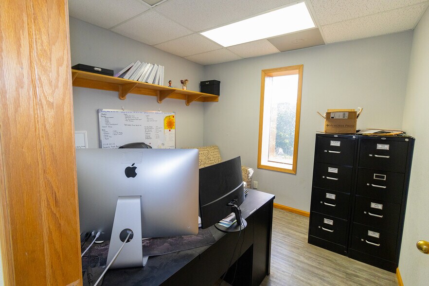 More Photos Of 1919 W Central Ave, El Dorado Warehouse For Lease