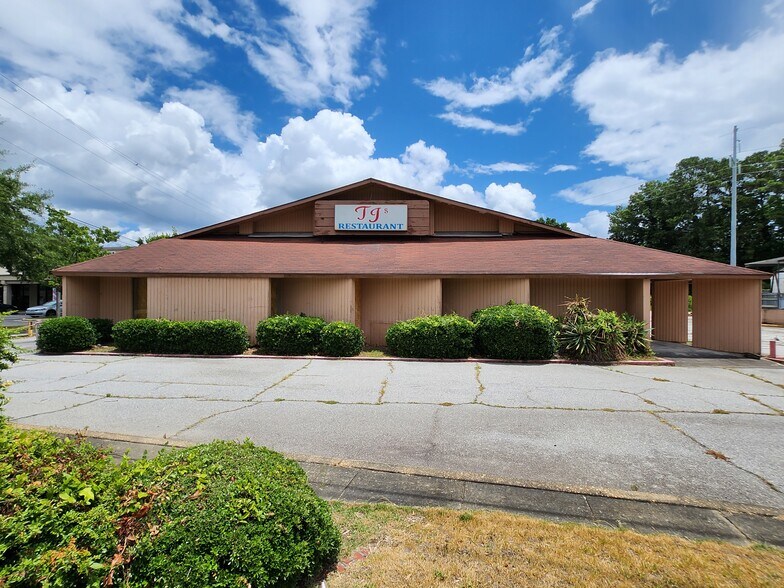More Photos Of 3653 Victory Dr, Columbus Restaurant For Sale