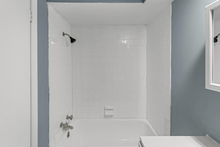 More Photos Of 1320 Parrett St, Evansville Apartments For Sale