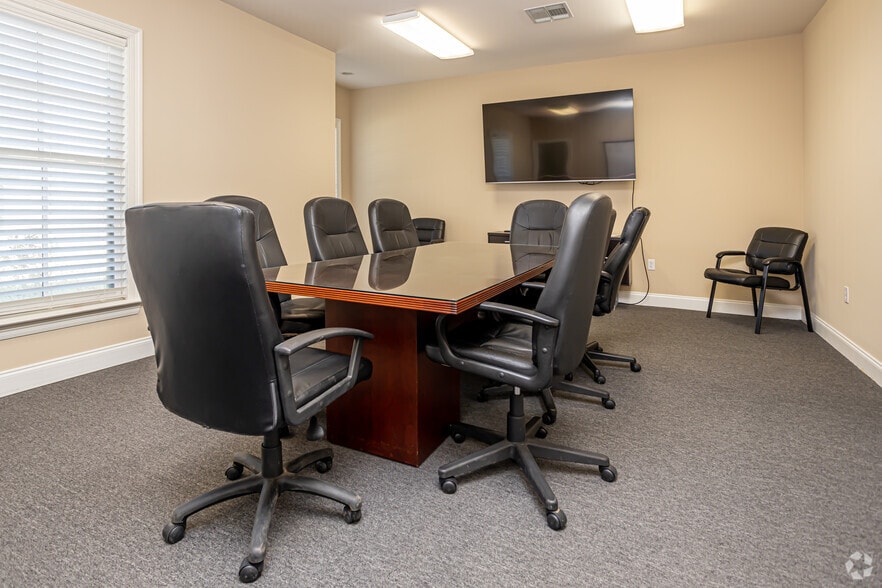 2798 Oneal Ln, Baton Rouge, LA 70816 Office For Sale