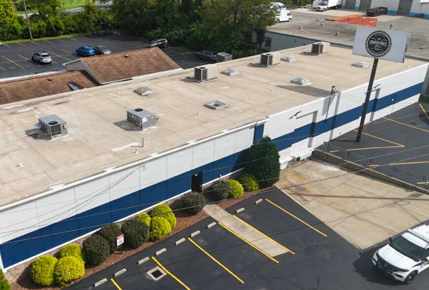 More Photos Of 11574 E Gondola St, Sharonville Warehouse For Lease
