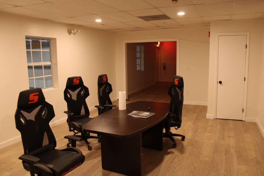 More Photos Of 2020 Ortiz Ave, Fort Myers Warehouse For Sale