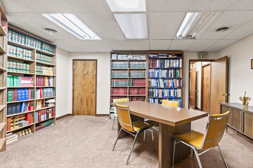 More Photos Of 411-413 N 2nd St, Yakima Office For Sale