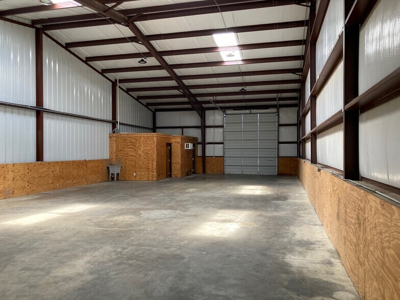 More Photos Of 7661 Rendon Bloodworth Rd, Mansfield Unknown For Lease