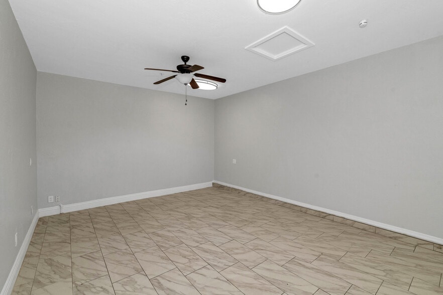 More Photos Of 1927 E Crocus Dr, Phoenix Specialty For Sale