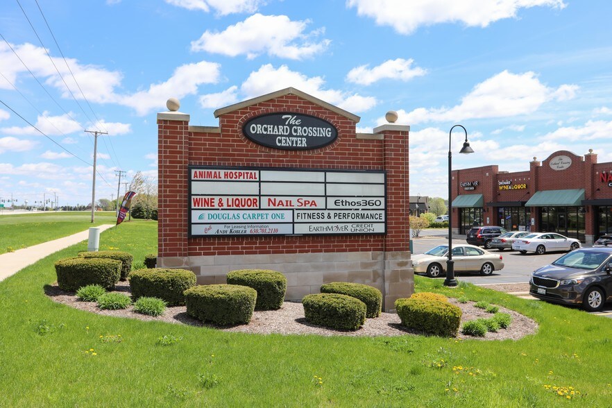 More Photos Of 1037-1061 W Orchard Rd, North Aurora General Retail For Lease