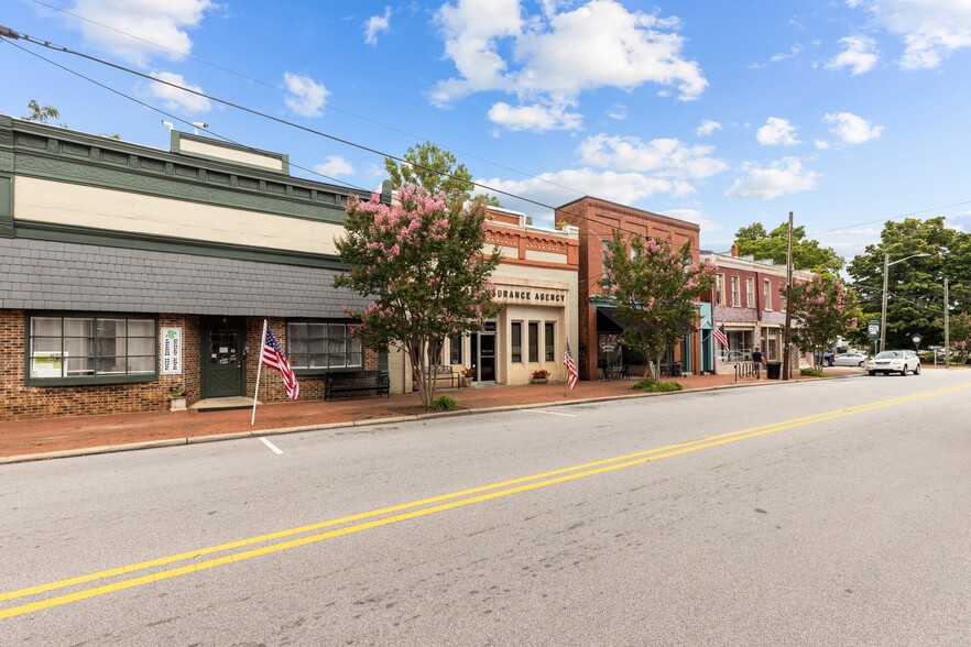 More Photos Of 132 S Main St, Warrenton Storefront For Sale