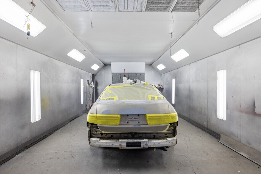 More Photos Of 20 Woodland St, Methuen Auto Repair For Sale