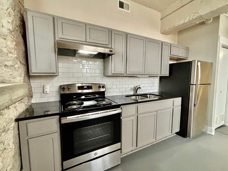 More Photos Of 1614-1620 E Linwood Blvd, Kansas City Apartments For Sale