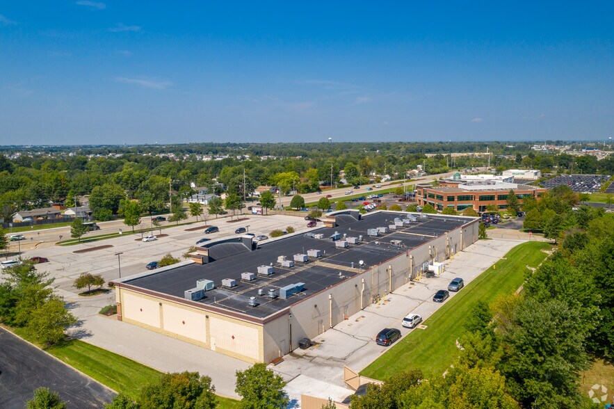 More Photos Of 301-375 Winding Woods Dr, O'Fallon General Retail For Lease