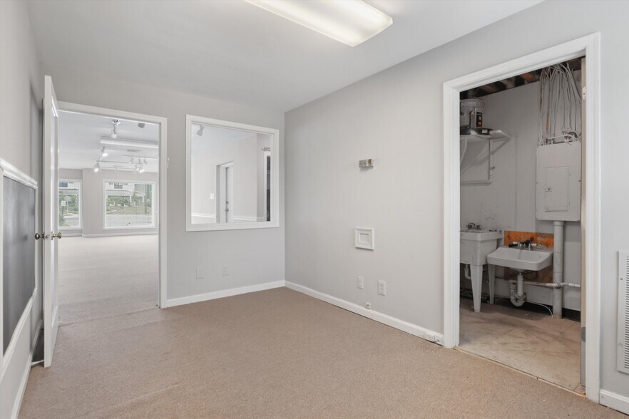 More Photos Of 1142-1148 Walker Rd, Great Falls Medical For Sale