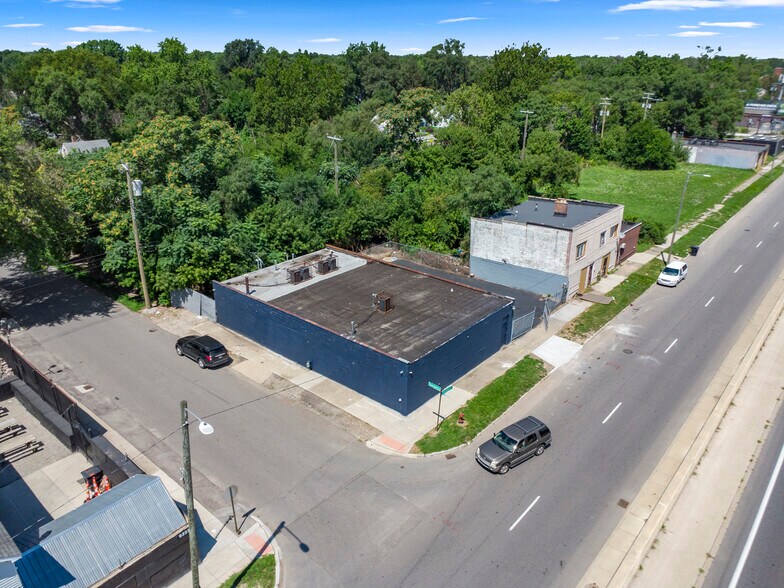 More Photos Of 8411 Southfield Fwy, Detroit Auto Dealership For Sale