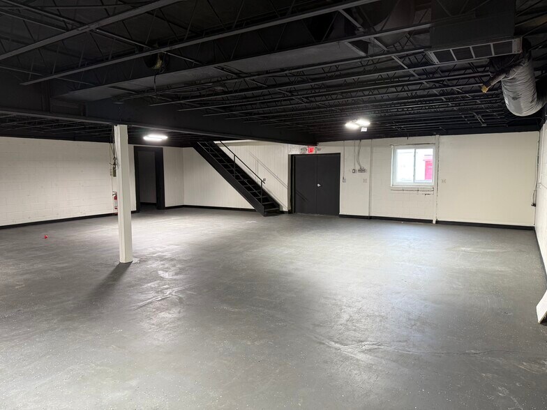 More Photos Of 6060 Executive Blvd, Huber Heights Light Manufacturing For Lease