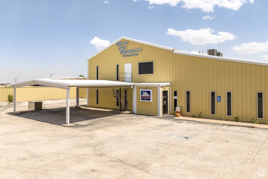 More Photos Of 715 W 81st St, Odessa Warehouse For Sale