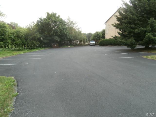 More Photos Of 5412 Shimerville Rd, Emmaus Freestanding For Lease