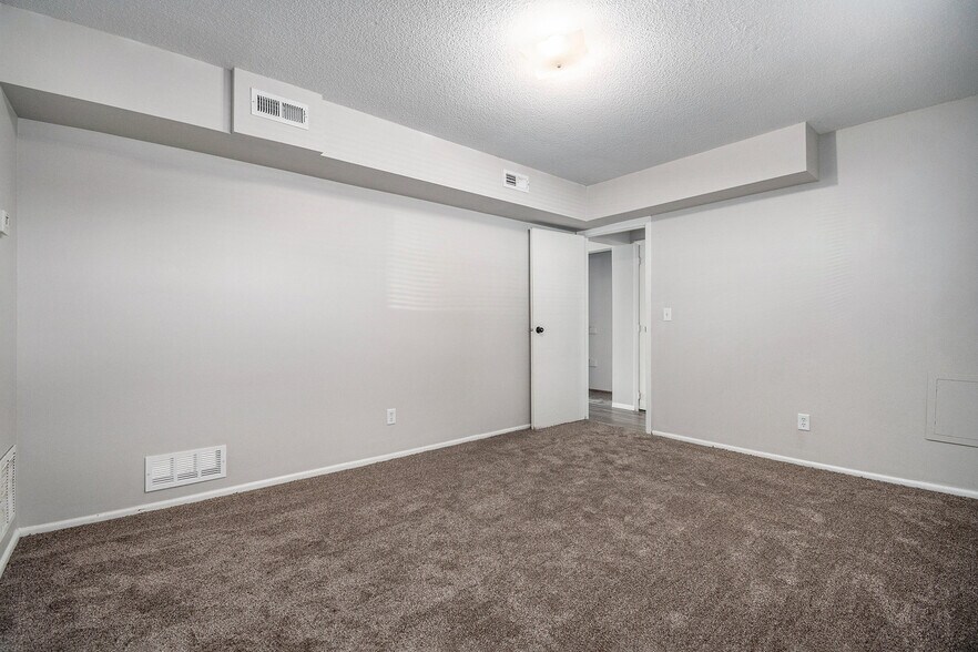 More Photos Of 4422 S 25th St, Omaha Apartments For Sale