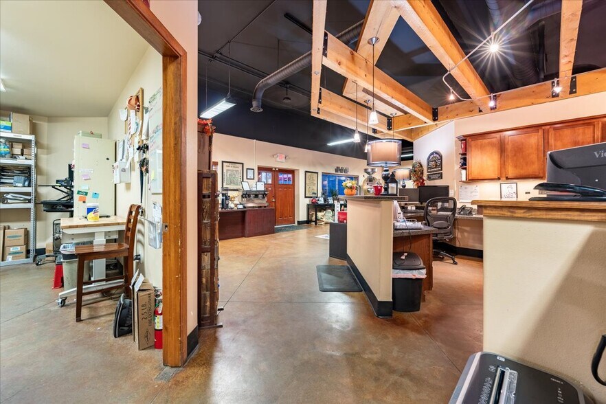 More Photos Of 1502 Minnie St, Fairbanks Industrial For Sale