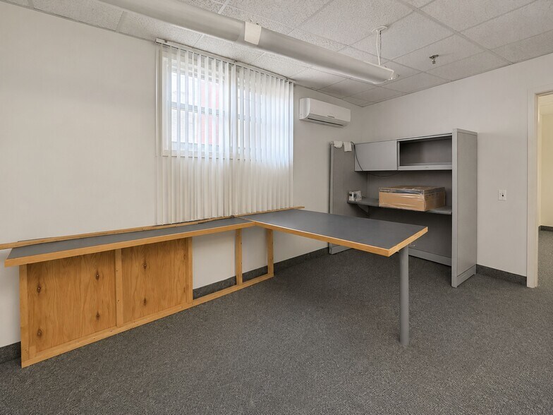 More Photos Of 7 Henry St, Worcester Light Manufacturing For Sale