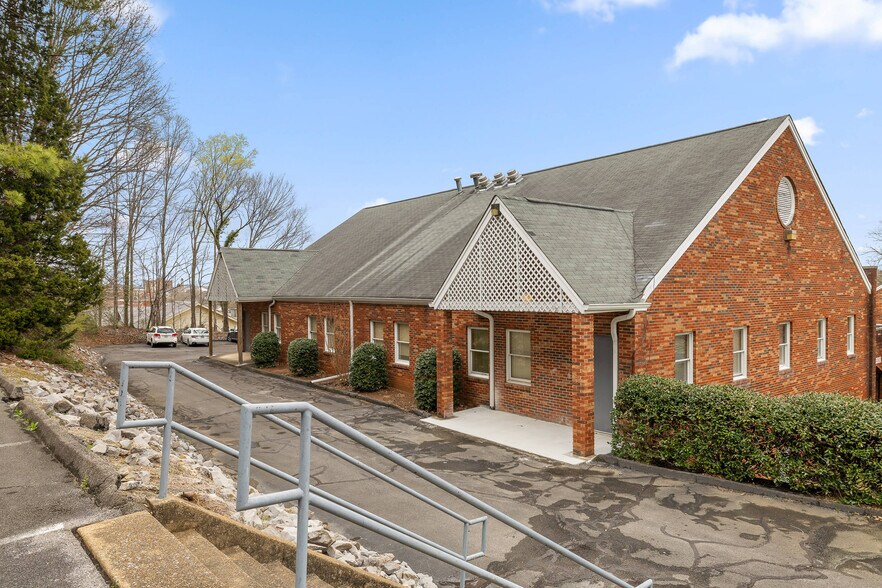 More Photos Of 940 S Ocoee St, Cleveland Medical For Sale