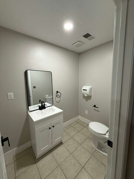 More Photos Of 148 Roush Cir, Fairmont Industrial For Lease