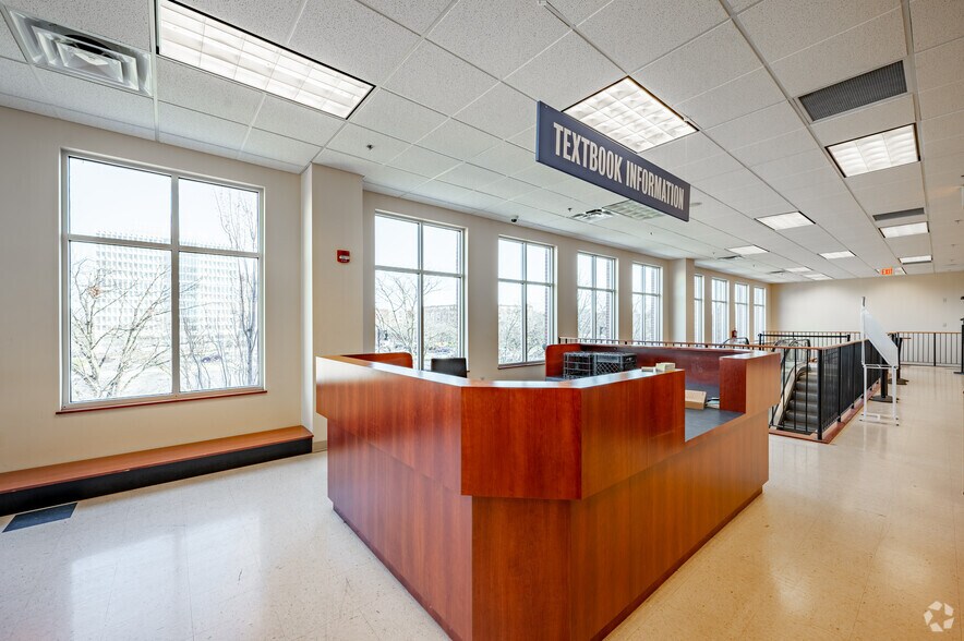 More Photos Of 22 N 5th St, Terre Haute Office For Lease