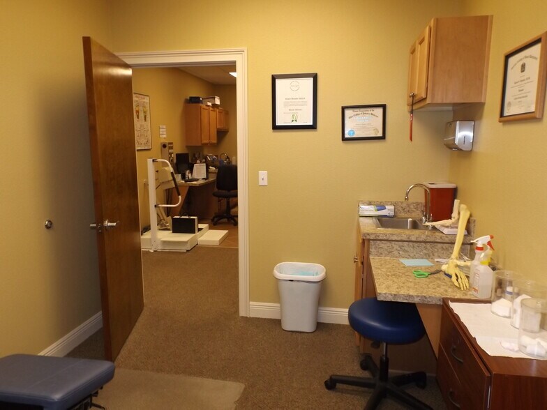 More Photos Of 733-771 Highway 466, Lady Lake Medical For Sale