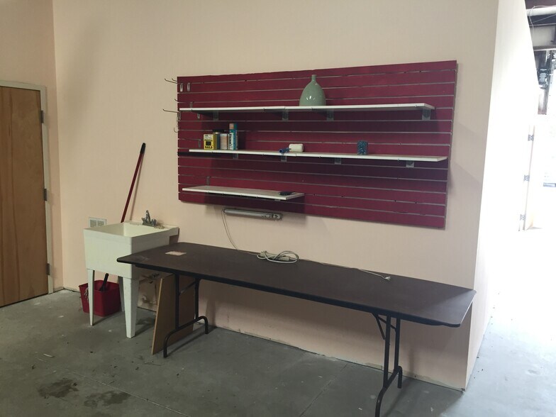 More Photos Of 8725 Youngerman Ct, Jacksonville Warehouse For Sale