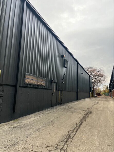 More Photos Of 1820 N Major Ave, Chicago Distribution For Lease