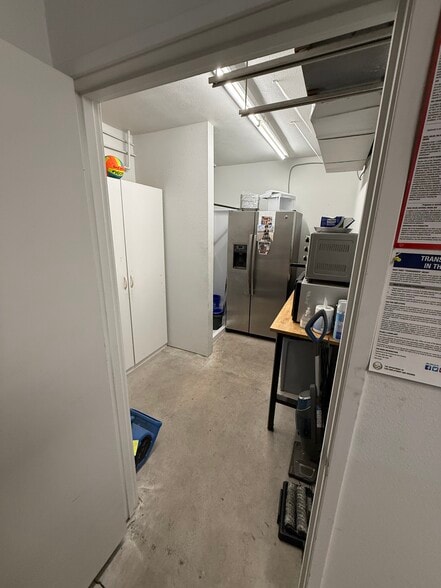 More Photos Of 114 S Coast Hwy, Oceanside General Retail For Lease