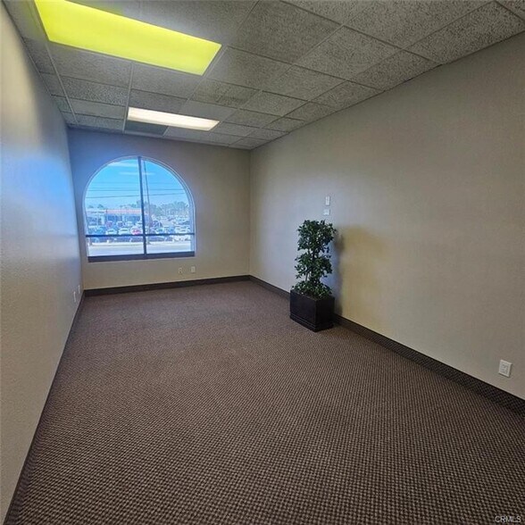 More Photos Of 2055 Hamner Ave, Norco Office Residential For Lease