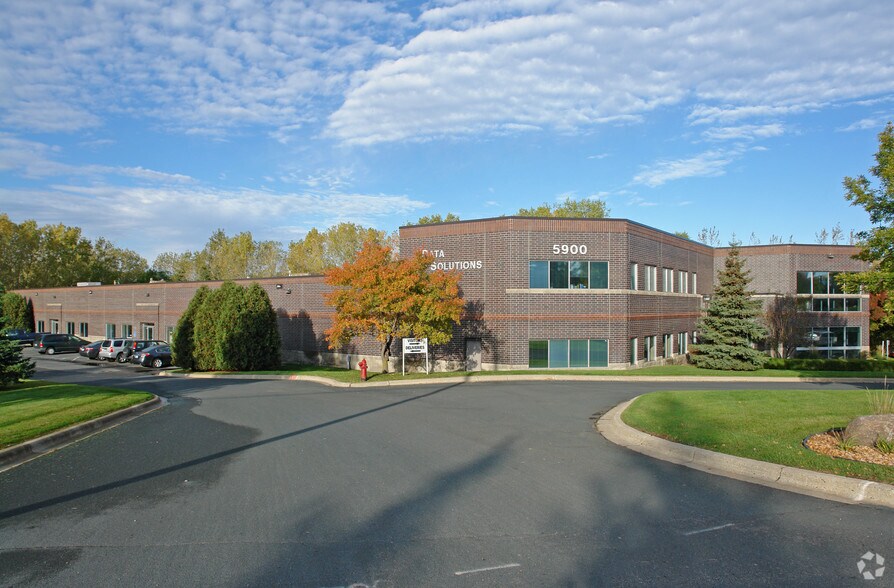 Primary Photo Of 5900 Baker Rd, Minnetonka Light Manufacturing For Lease